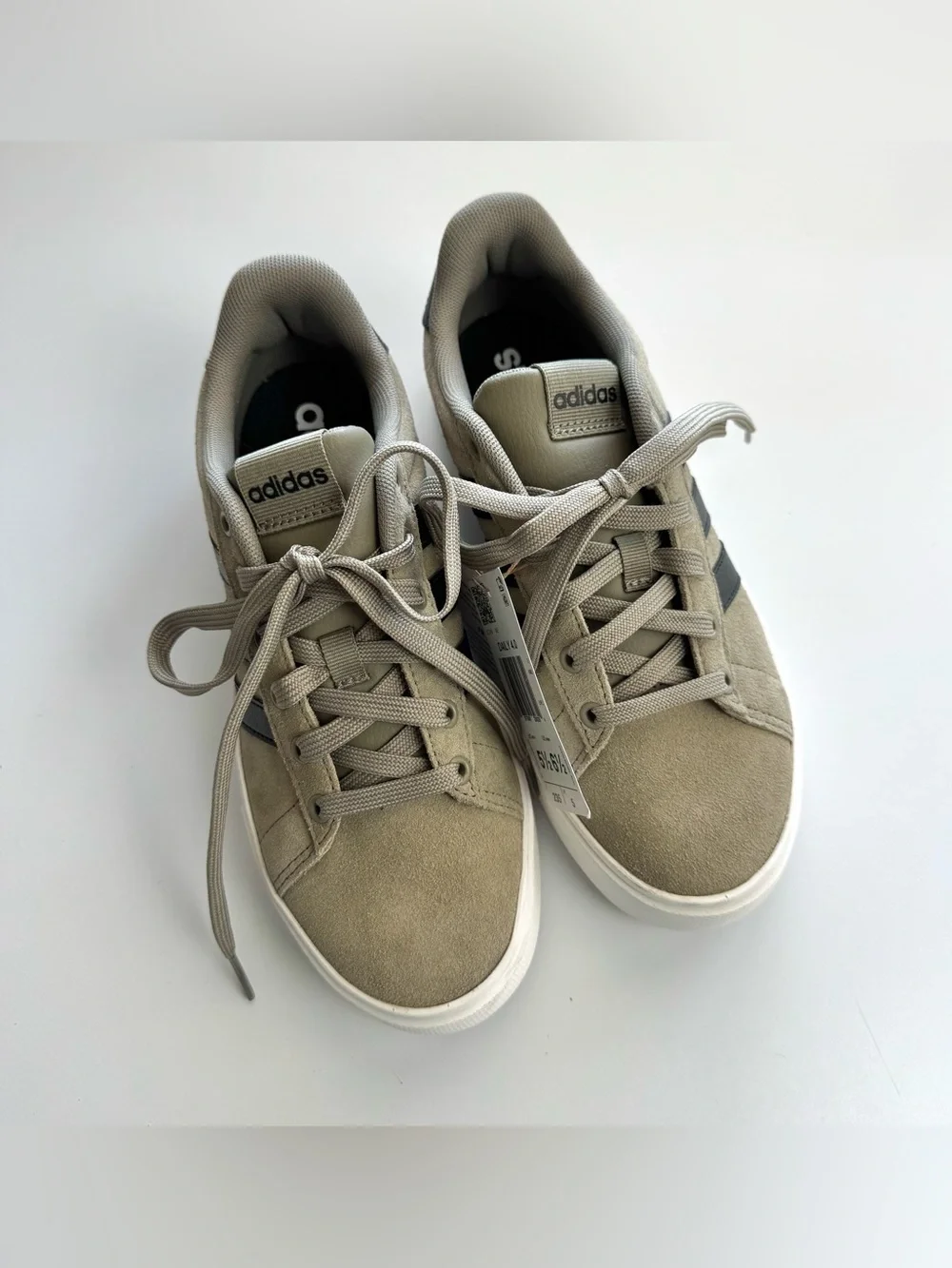 NWT Adidas Daily 4.0 Sneakers Lace Olive Green Men’s Sz 5.5 Womens Sz 6.5 Shoes